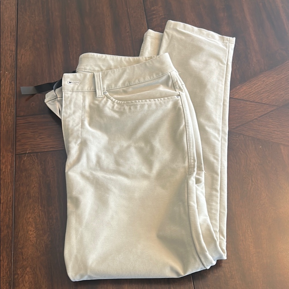 LULU LEMON light kaki colored Pants - Utilitech -32 length